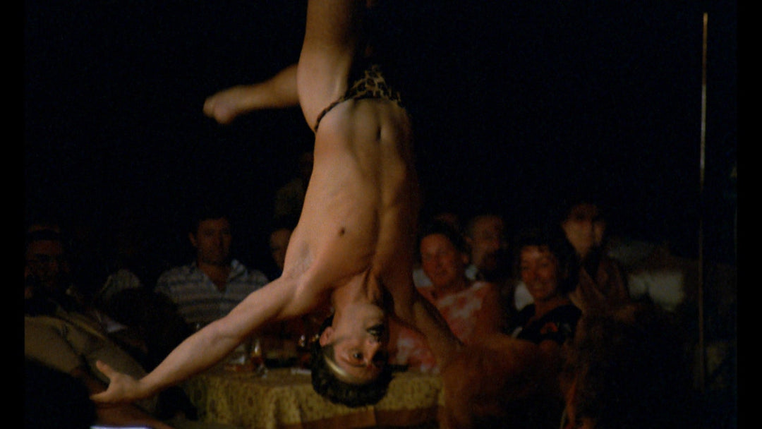 Thong Girls [Blu-ray]